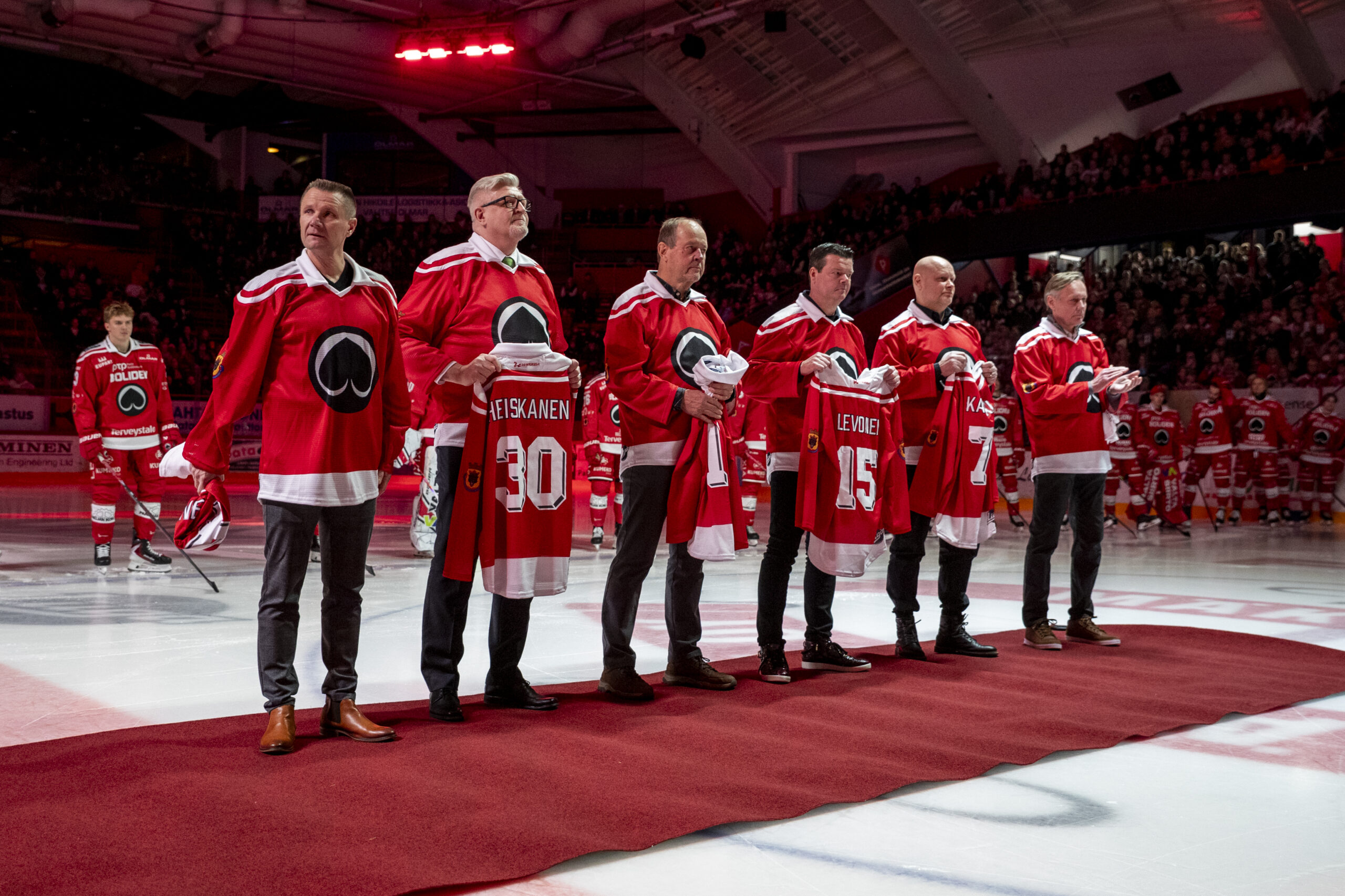 Katso yleisön äänestämä Ässien 90-luvun tähdistökentälliset tästä